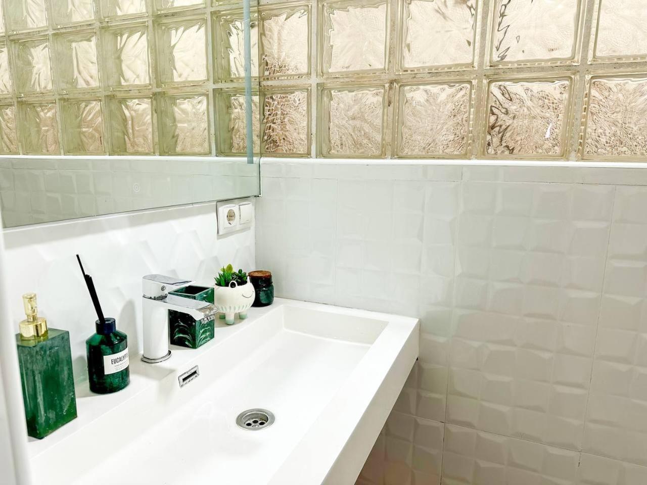 10 Min To Beach Cosy Flat Apartment Malaga Bagian luar foto